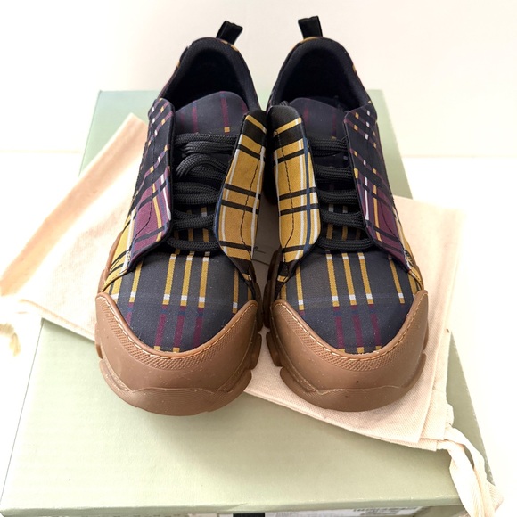 Max Mara Weekend Women's Checkered Sneakers - Picture 4 of 14